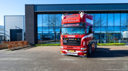 20260329-Tom-Holding-00215